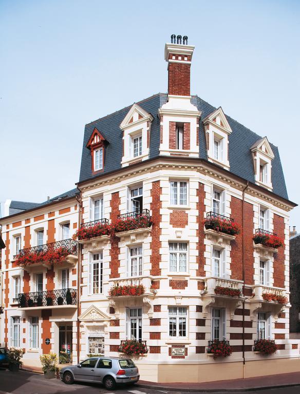 Hôtel Le Fer à Cheval Trouville-sur-Mer Exterior foto